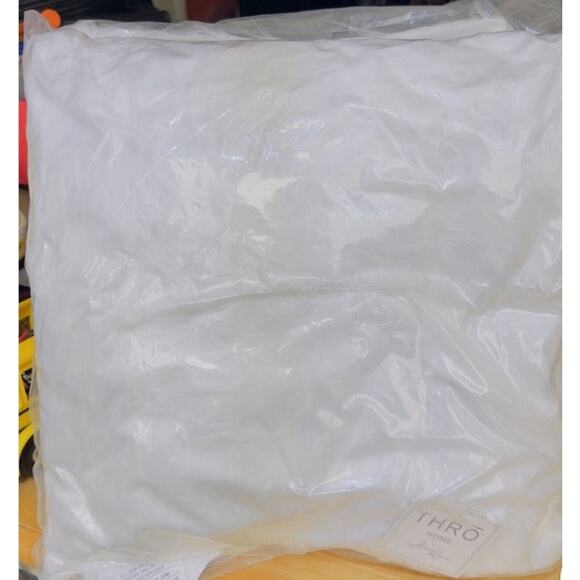 New PILLOWS (2) White 16x16 Faux Shaggy Fur Accent Pillows in original packing - Picture 6 of 8